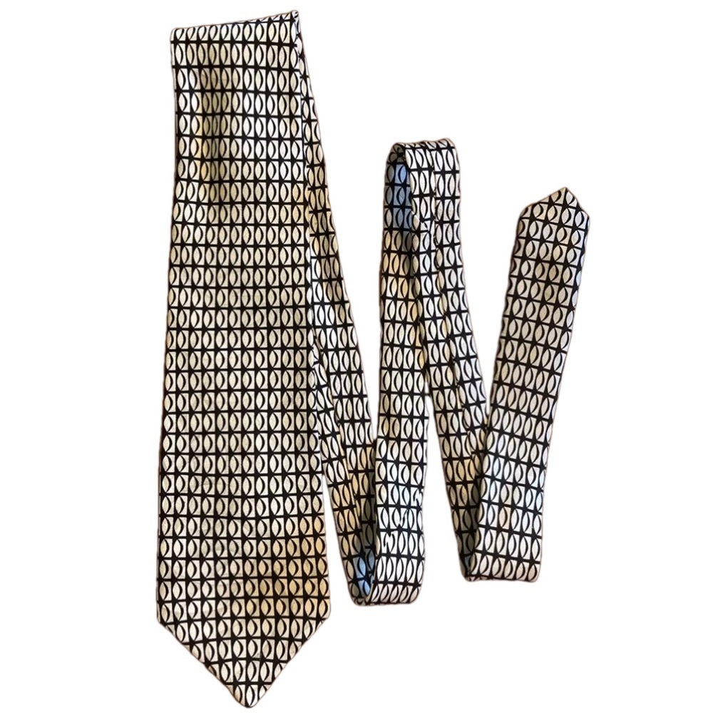 Andriano silk white/black geometric patterned tie 4”x 60” (3/$25)